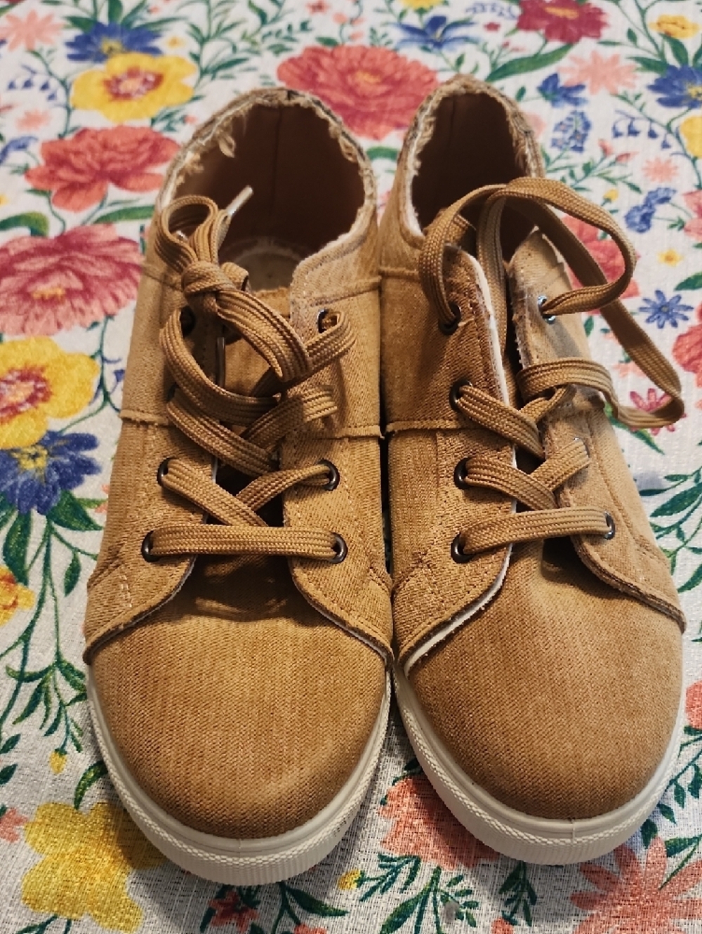 Women’s Casual Tan Canvas Sneakers - Lace-Up Comfort - Picture 2 of 5